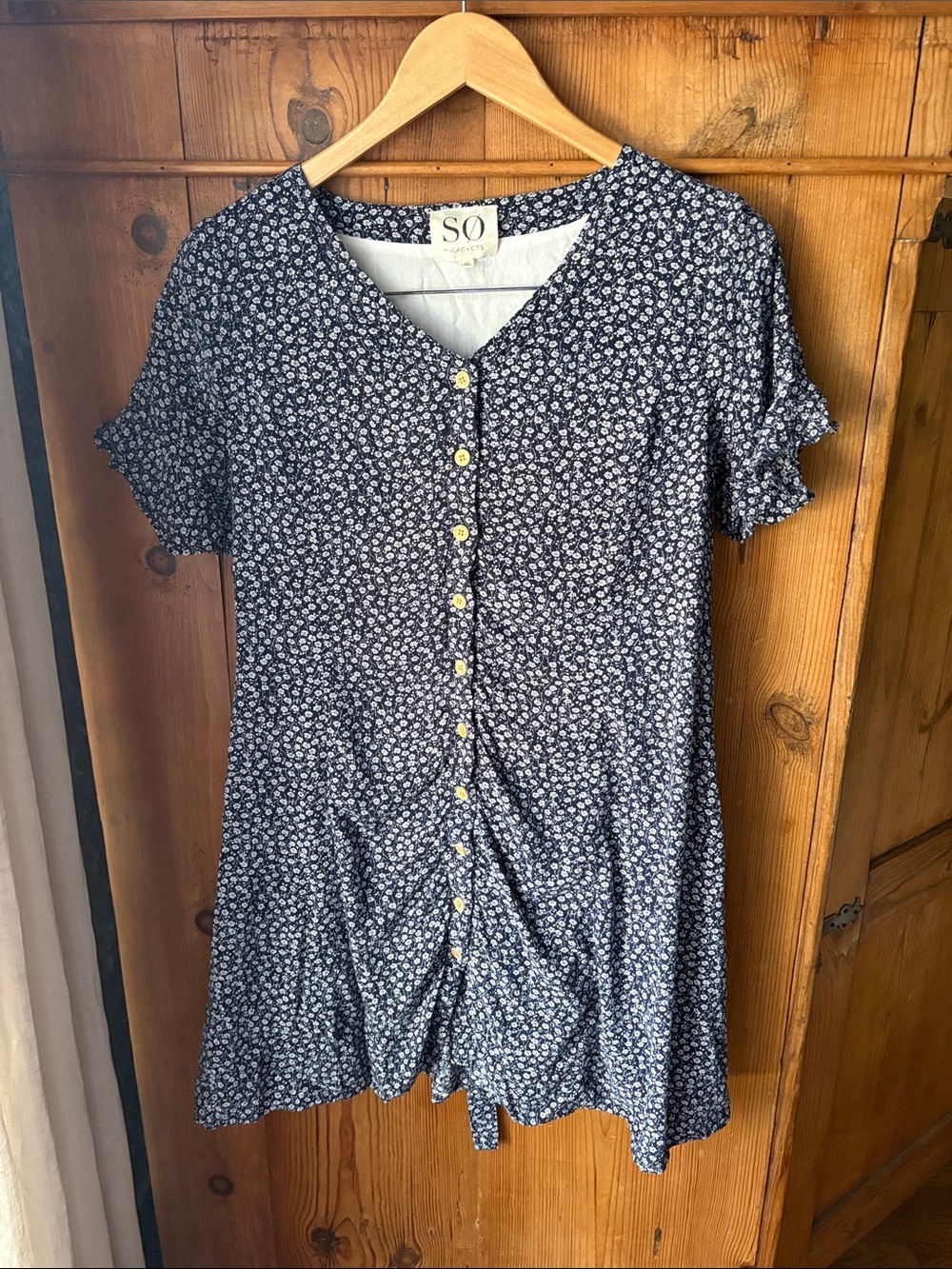 SO Navy Floral Button-Front Short Sleeve Top